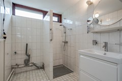 26Limburg Van Sirumlaan 51-33 badkamer.jpg