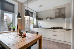 30 Hyacinthstraat 124-23 1e keukenblok rechts tafel.jpg