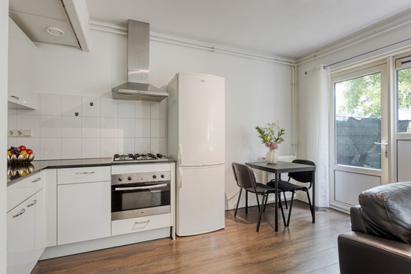 Medium property photo - Dantestraat 142, 1102 ZR Amsterdam