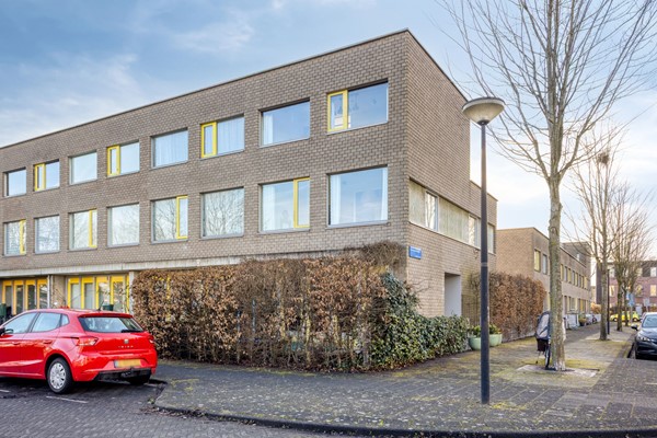 For sale: Krulslaplantsoen 2, 1104 KK Amsterdam