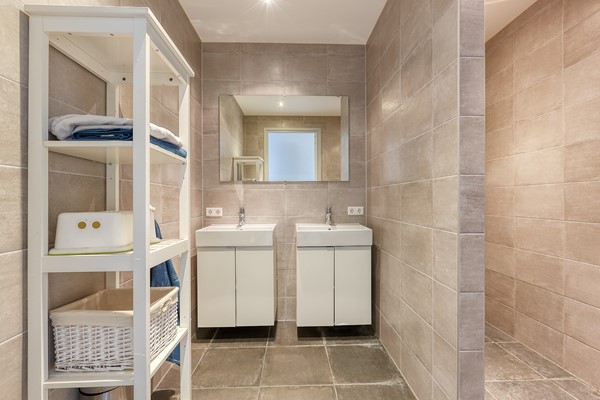 Medium property photo - Junostraat 301, 2516 BR Den Haag