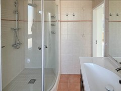 14-1 Badkamer douche.jpg