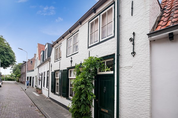 Welkom in Aardenburg: Historisch woonhuis op een unieke plek