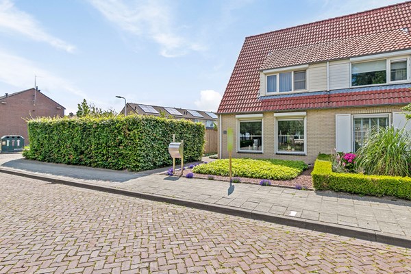 Sfeervolle Twee-onder-een-kapwoning in het Hart van Aardenburg 