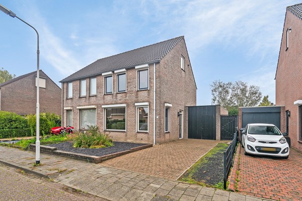 Gerenoveerde gezinswoning in IJzendijke met 4 slaapkamers!