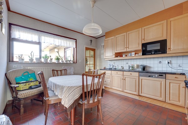 Medium property photo - Pastoor J.A.M. van den Muijsenbergstraat 2, 4513 AV Hoofdplaat