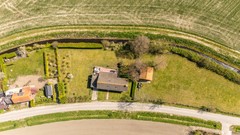 Te koop: Landelijk wonen met weidse vergezichten op een unieke locatie.