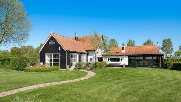  Gerenoveerd landhuis op een Idyllische ligging in Aardenburg