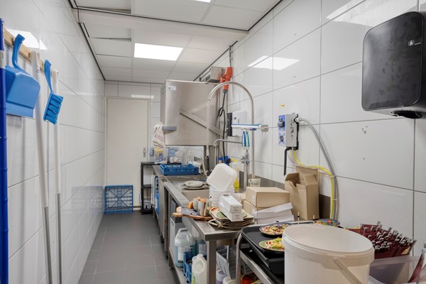 Medium property photo - Stationsplein 63, 6411 NZ Heerlen