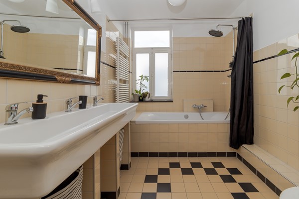 Medium property photo - Raadhuisstraat 27, 6129 CA Urmond