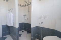2025 - 006 F18.jpg