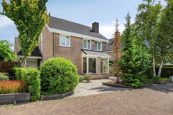 Te koop: Villa met groene oase in gewilde wijk!