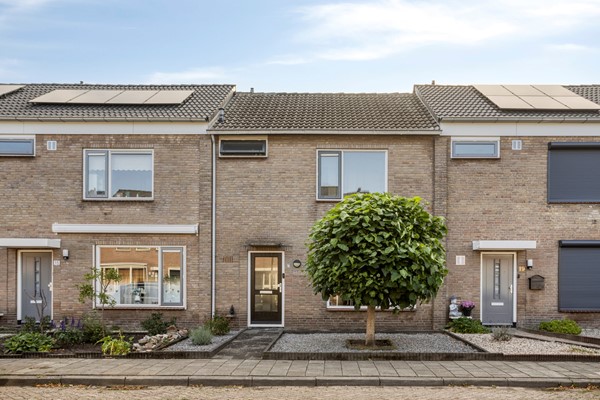 Te koop: Heerlijk lichte tussenwoning in Oud Gastel