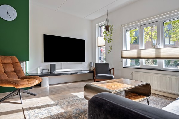 Foto - Te koop: Royale geschakelde twee- onder -een kapwoning!