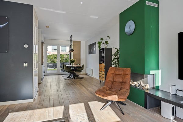 Foto - Te koop: Royale geschakelde twee- onder -een kapwoning!