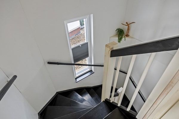 Foto - Te koop: Royale geschakelde twee- onder -een kapwoning!