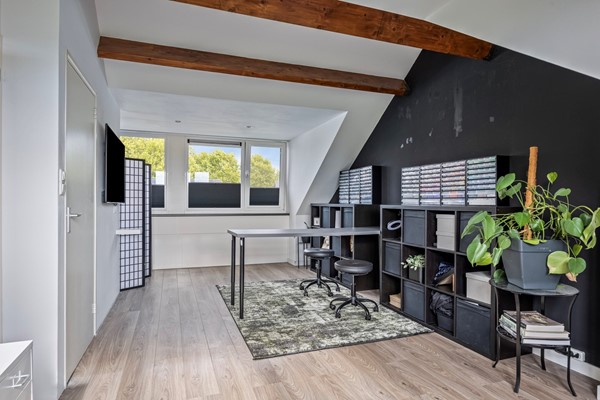 Foto - Te koop: Royale geschakelde twee- onder -een kapwoning!