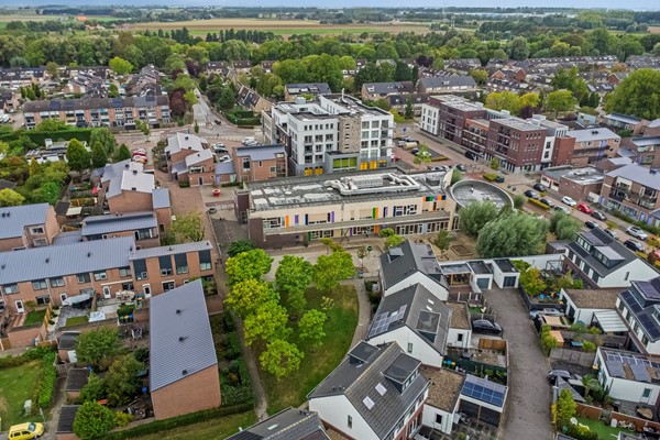 Foto - Te koop: Royale geschakelde twee- onder -een kapwoning!