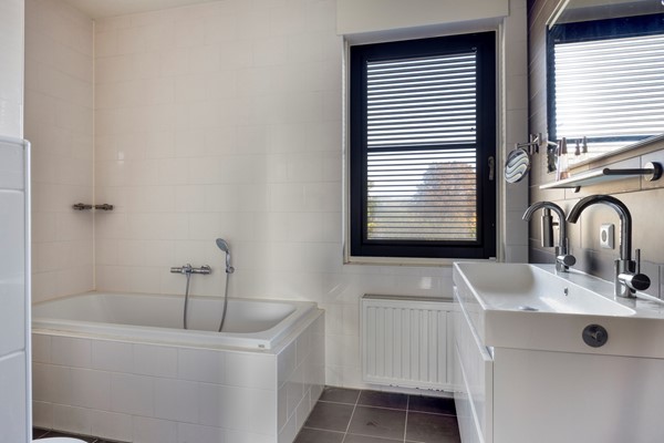 Aquamarijn114762BDZevenbergen-33.jpg Foto - Te koop: Moderne en klasse 2-1-kapper aan de Aquamarijn 11 in Zevenbergen