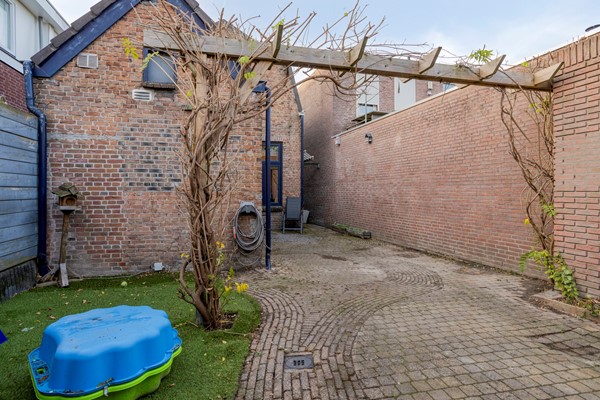 Foto - Te koop: vrijstaande woning nabij centrum Roosendaal