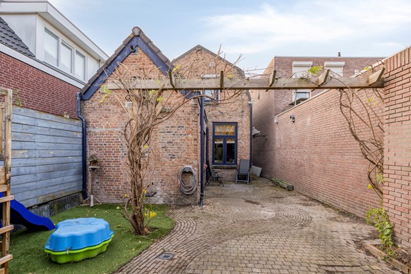 Foto - Te koop: vrijstaande woning nabij centrum Roosendaal