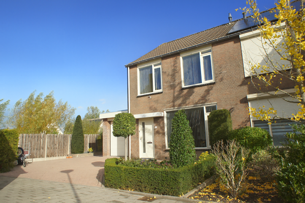 Foto - Verkocht onder voorbehoud: Ruimte, comfort en een heerlijke tuin! Welkom aan ’t Magesijn 76 in Klundert!
