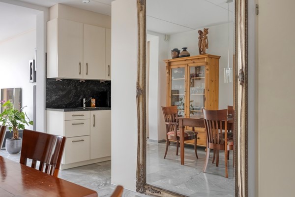 Foto - Verkocht onder voorbehoud: Ruimte, comfort en een heerlijke tuin! Welkom aan ’t Magesijn 76 in Klundert!
