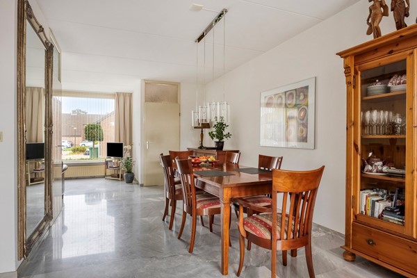 Foto - Verkocht onder voorbehoud: Ruimte, comfort en een heerlijke tuin! Welkom aan ’t Magesijn 76 in Klundert!
