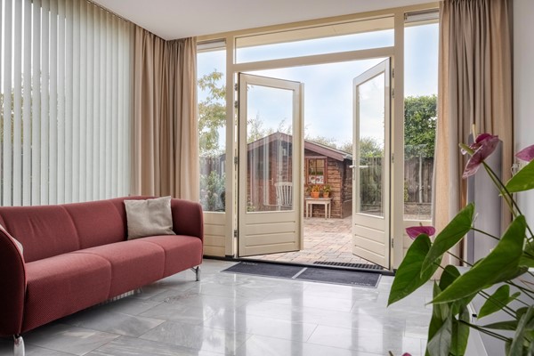 Foto - Verkocht onder voorbehoud: Ruimte, comfort en een heerlijke tuin! Welkom aan ’t Magesijn 76 in Klundert!
