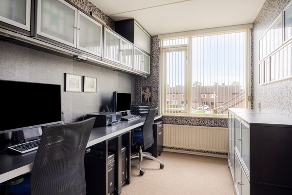 Foto - Verkocht onder voorbehoud: Ruimte, comfort en een heerlijke tuin! Welkom aan ’t Magesijn 76 in Klundert!
