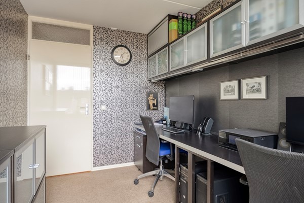 Foto - Verkocht onder voorbehoud: Ruimte, comfort en een heerlijke tuin! Welkom aan ’t Magesijn 76 in Klundert!
