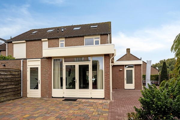 Foto - Verkocht onder voorbehoud: Ruimte, comfort en een heerlijke tuin! Welkom aan ’t Magesijn 76 in Klundert!
