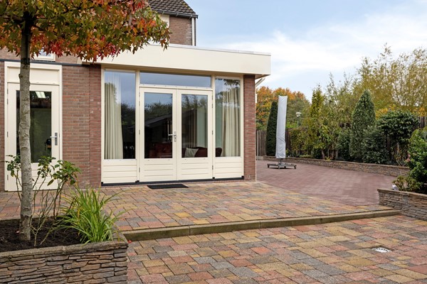 Foto - Verkocht onder voorbehoud: Ruimte, comfort en een heerlijke tuin! Welkom aan ’t Magesijn 76 in Klundert!
