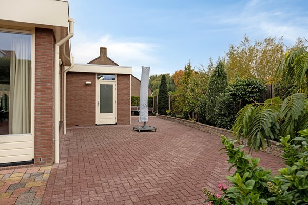 Foto - Verkocht onder voorbehoud: Ruimte, comfort en een heerlijke tuin! Welkom aan ’t Magesijn 76 in Klundert!
