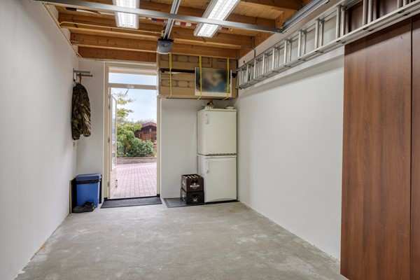 Foto - Verkocht onder voorbehoud: Ruimte, comfort en een heerlijke tuin! Welkom aan ’t Magesijn 76 in Klundert!
