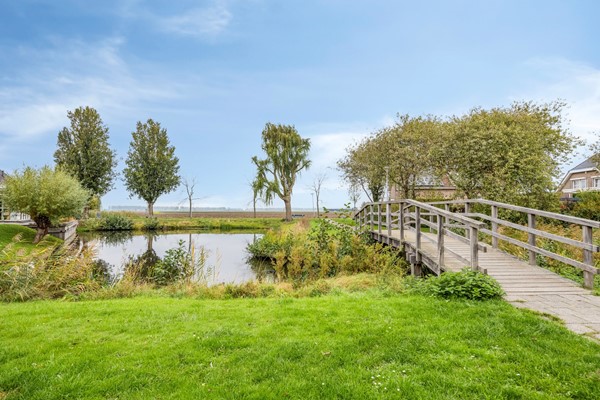 Foto - Verkocht onder voorbehoud: Ruimte, comfort en een heerlijke tuin! Welkom aan ’t Magesijn 76 in Klundert!
