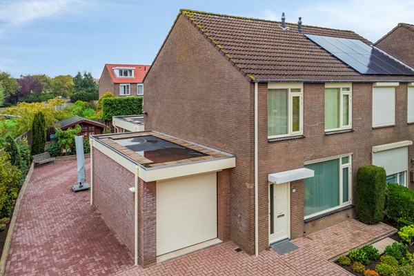 Foto - Verkocht onder voorbehoud: Ruimte, comfort en een heerlijke tuin! Welkom aan ’t Magesijn 76 in Klundert!
