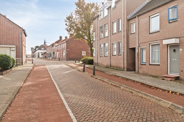 Foto - Te koop: Wonen in het hart van Zevenbergen met garage!