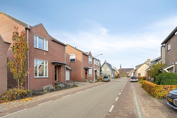 Foto - Te koop: Wonen op een fijne locatie met uitzicht op de molen!
