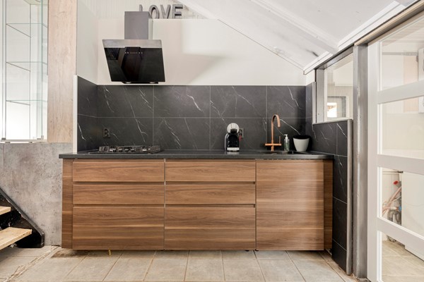 Foto - Te koop: Dijkwoning met mogelijkheden en uitzicht op de landerijen
