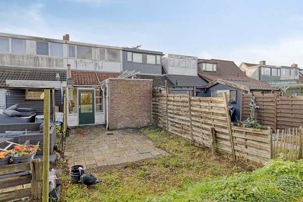 Foto - Te koop: Dijkwoning met mogelijkheden en uitzicht op de landerijen
