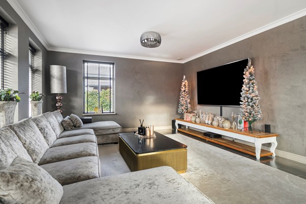 Foto - Te koop: Vrijstaand, instapklaar en prachtig uitzicht!