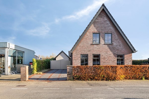 Foto - Te koop: Vrijstaand, instapklaar en prachtig uitzicht!