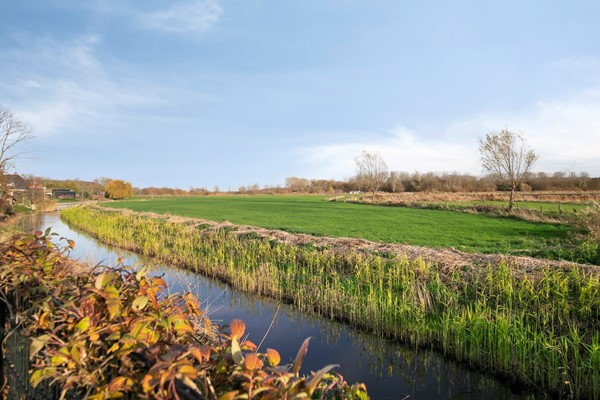 Foto - Te koop: Vrijstaand, instapklaar en prachtig uitzicht!