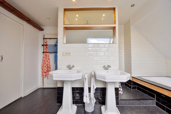 Foto - Te koop: Karaktervol herenhuis in het centrum van Fijnaart!