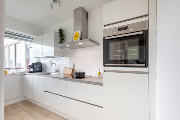 Medium property photo - Burgemeester Hogguerstraat 261, 1064 CP Amsterdam
