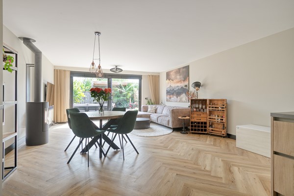 Medium property photo - Haydnplantsoen 76, 1323 EH Almere