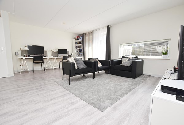 Verkocht: Floris Versterstraat 72, 1328CW Almere