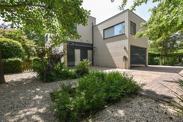 Onder bod: Hollandse Hout 132, 8244GE Lelystad