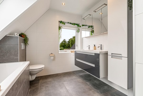 Medium property photo - Beukenhof 217, 8212 EK Lelystad